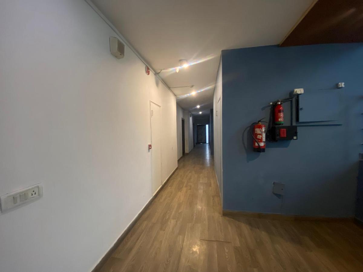 Divine Inn Couple Friendly Hotel Near Sector 51 Metro Station Νόιντα Εξωτερικό φωτογραφία