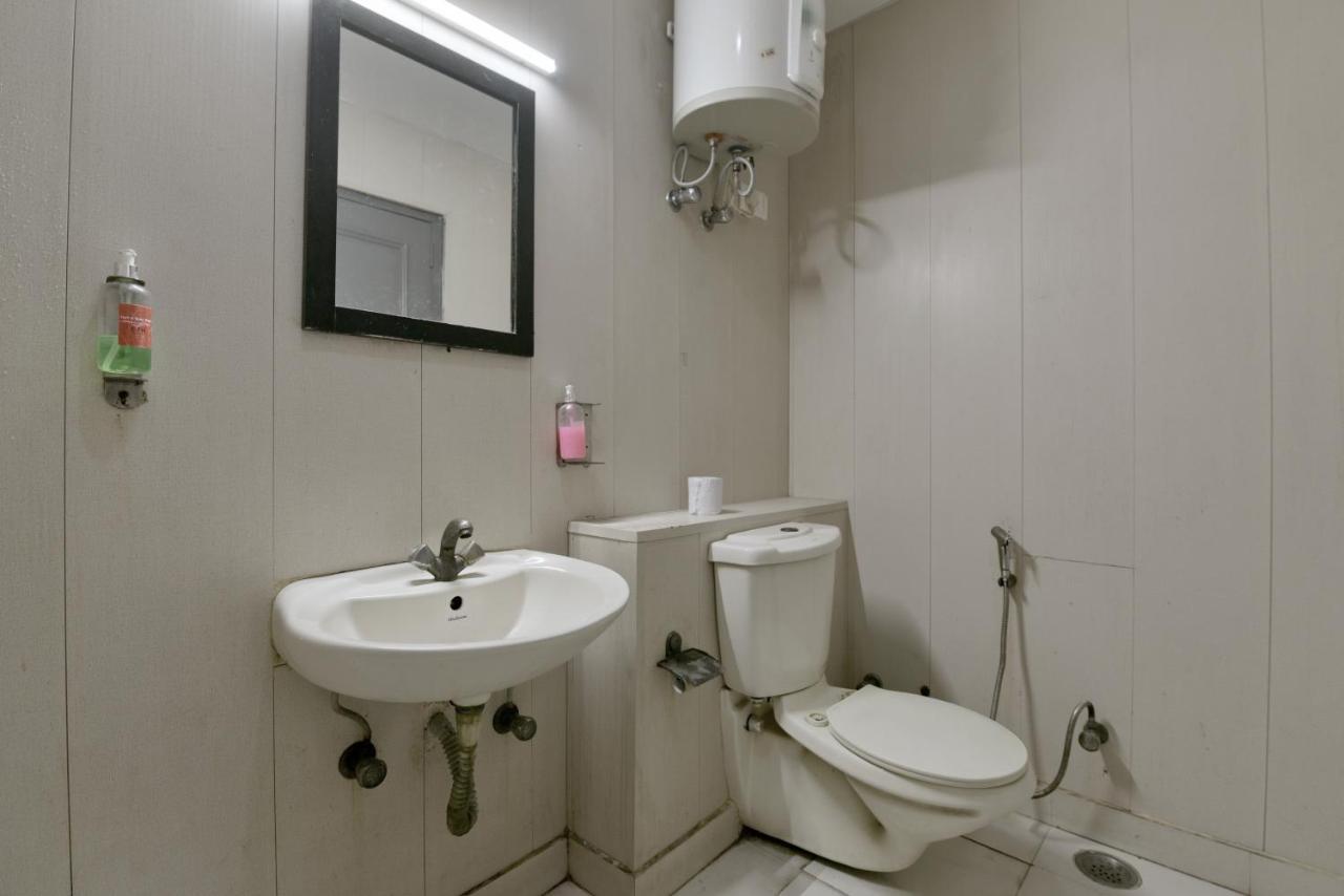 Divine Inn Couple Friendly Hotel Near Sector 51 Metro Station Νόιντα Εξωτερικό φωτογραφία