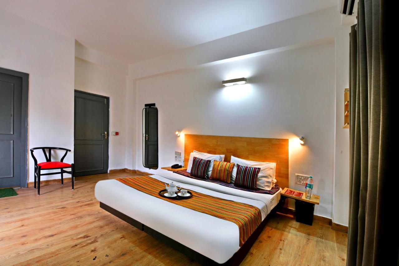 Divine Inn Couple Friendly Hotel Near Sector 51 Metro Station Νόιντα Εξωτερικό φωτογραφία