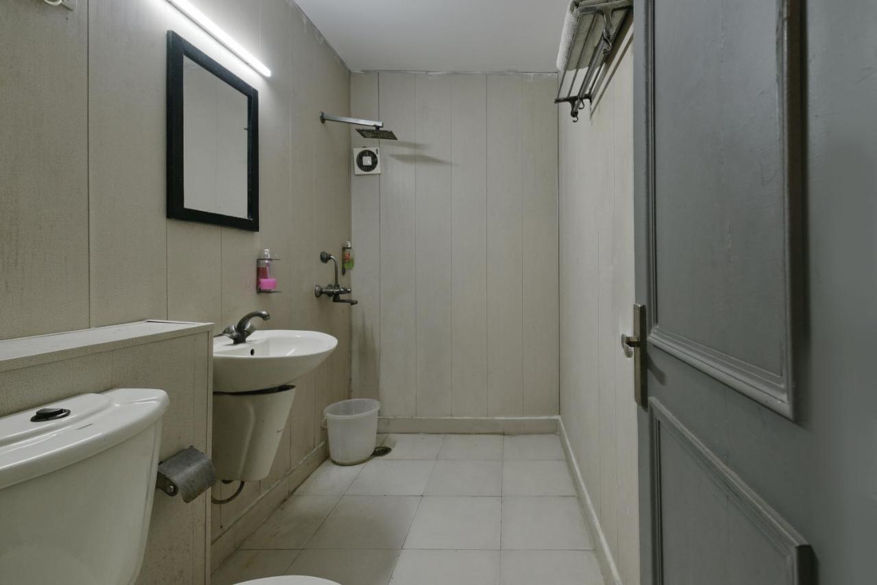 Divine Inn Couple Friendly Hotel Near Sector 51 Metro Station Νόιντα Εξωτερικό φωτογραφία