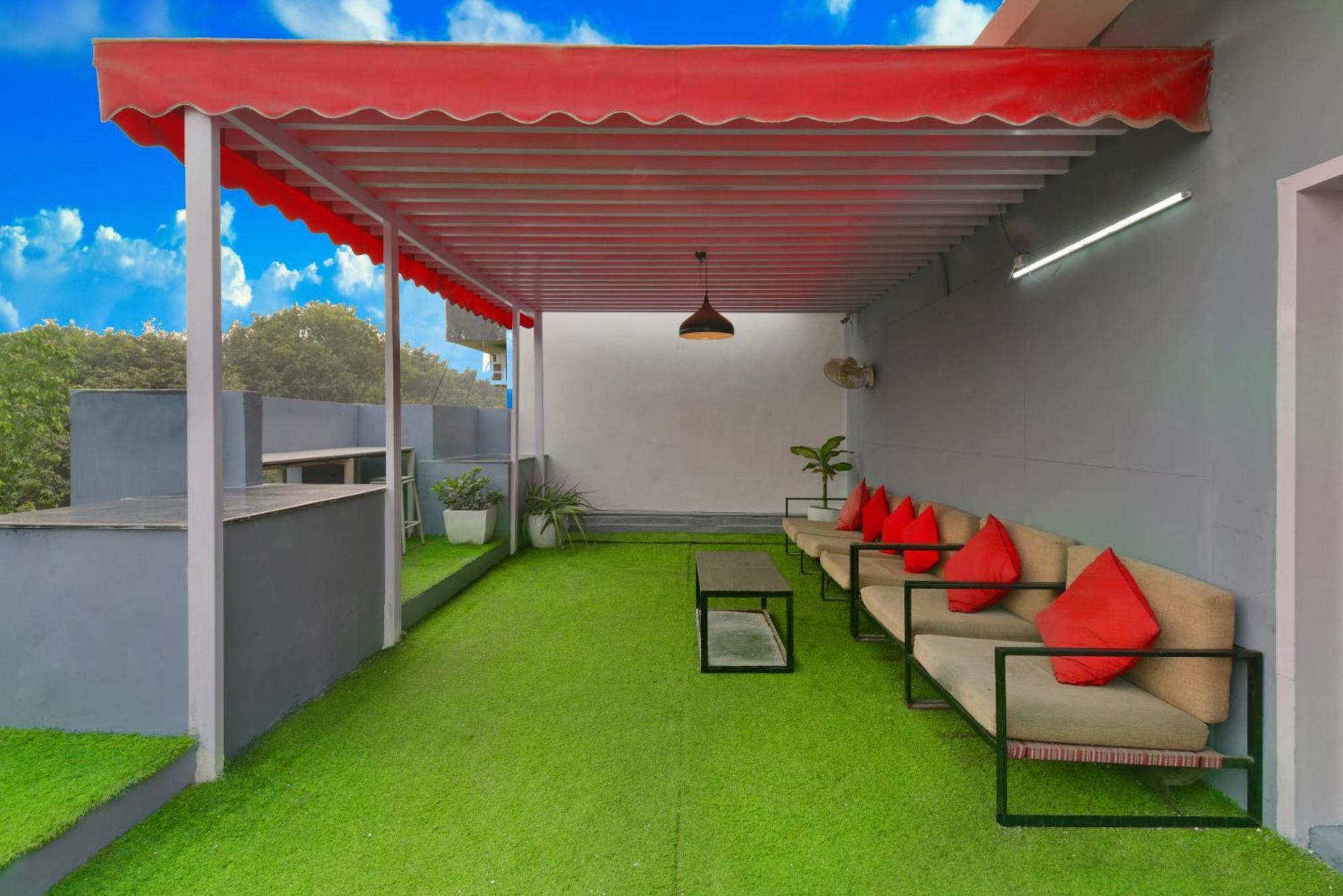 Divine Inn Couple Friendly Hotel Near Sector 51 Metro Station Νόιντα Εξωτερικό φωτογραφία