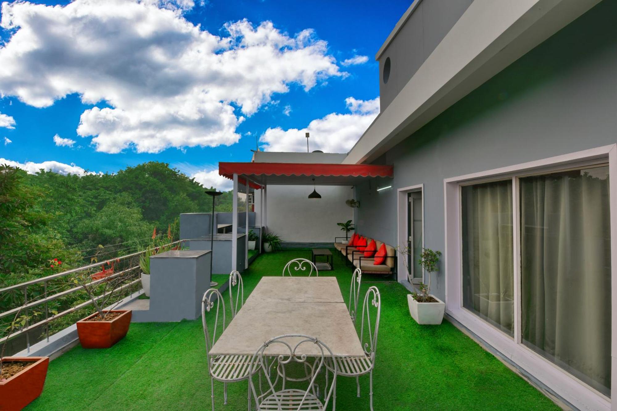 Divine Inn Couple Friendly Hotel Near Sector 51 Metro Station Νόιντα Εξωτερικό φωτογραφία
