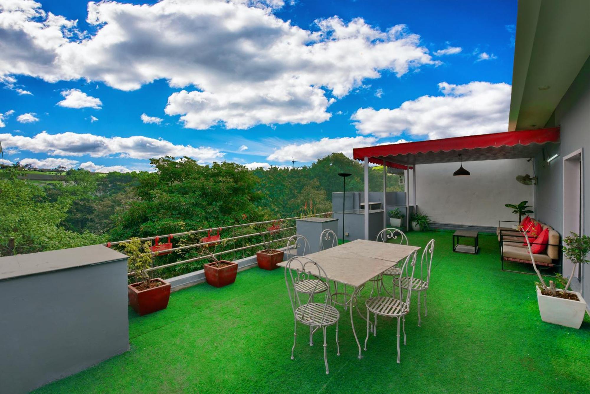 Divine Inn Couple Friendly Hotel Near Sector 51 Metro Station Νόιντα Εξωτερικό φωτογραφία